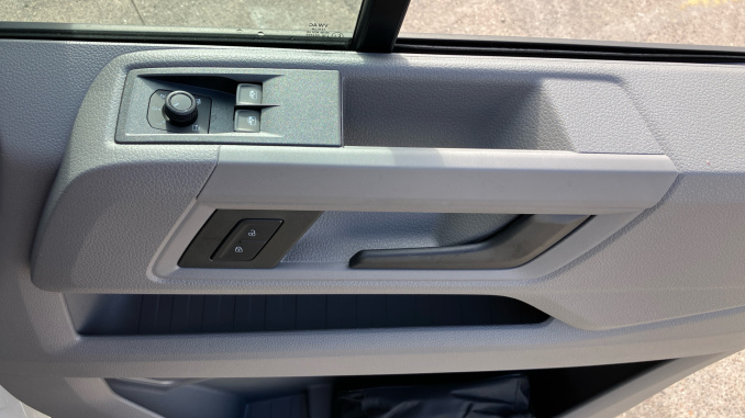Volkswagen Crafter Cr35 Mwb Diesel 4Motion 2.0 TDI 177PS Commerce Plus High Roof Van Auto - Image 19